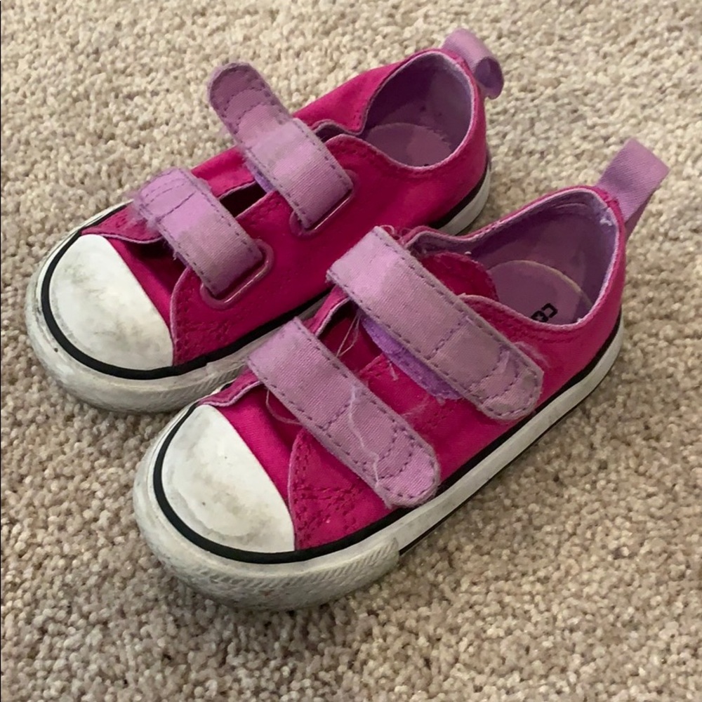 Toddler girl converse